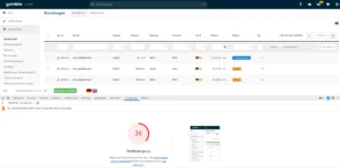 Screenshot der Gambio-Adminoberfläche im Bereich ‚Bestellungen‘ mit einer Liste von Bestellungen inkl. Kundennamen, Summen, Zahlungs- und Versandstatus. Unterhalb ist die Chrome-DevTools-Ansicht geöffnet, Tab ‚Lighthouse‘, mit einer sichtbaren Performance-Bewertung von 36 Punkten.